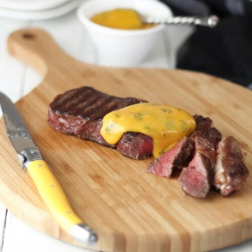 Steak with bearnaise sauce