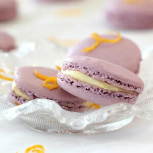 FRENCH MACARONS WITH LEMON CREAM FILLING 2