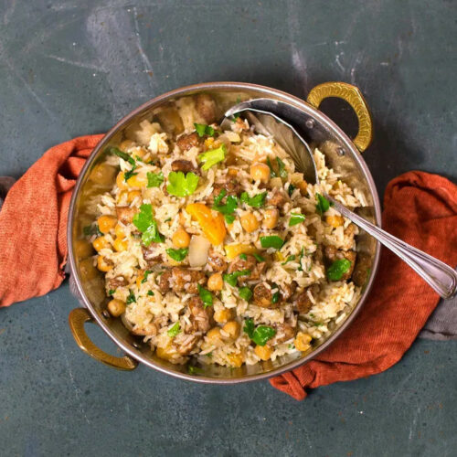 SPICY MOROCCAN RICE WITH CHICKEN & APRICOTS
