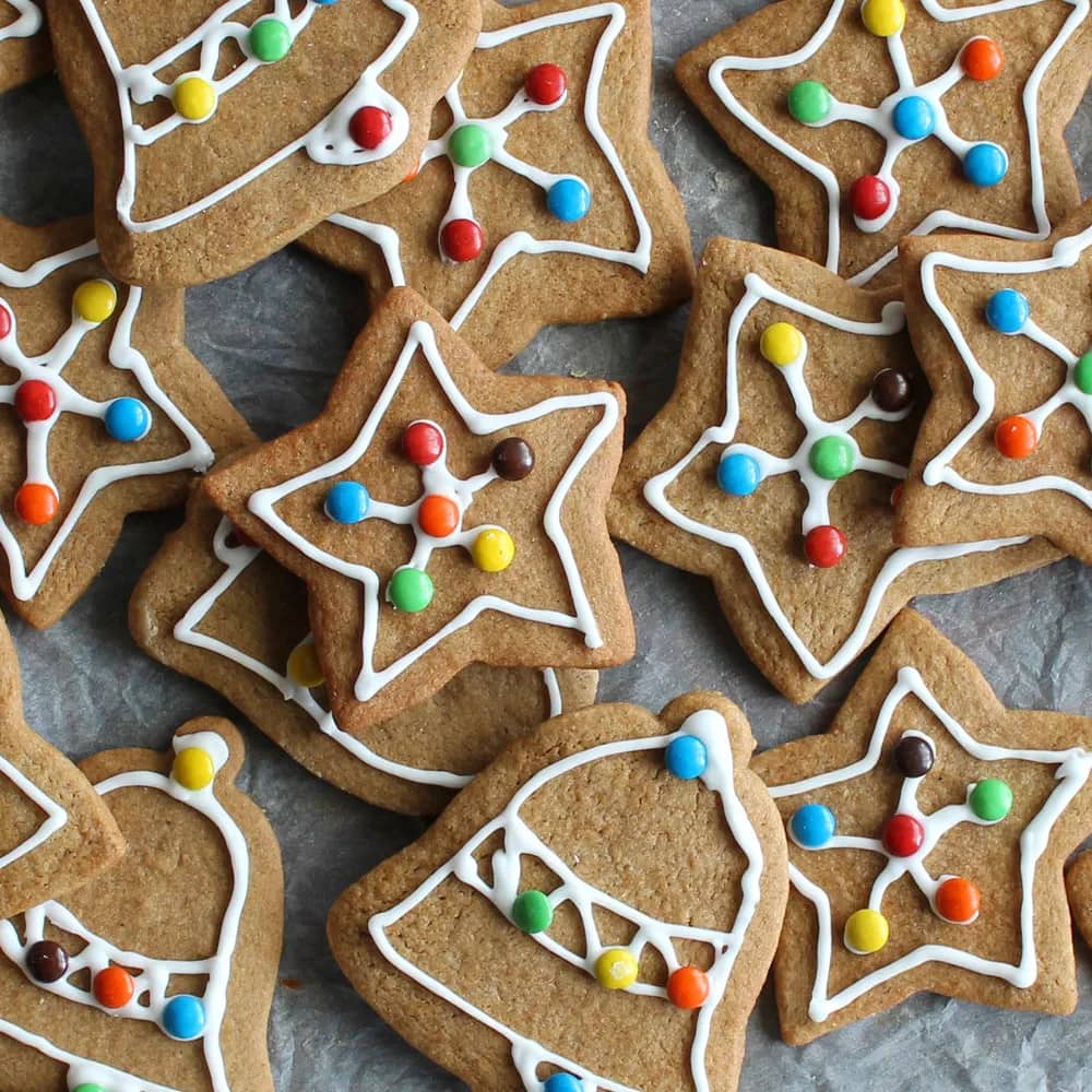 CHRISTMAS GINGERBREAD BISCUITS