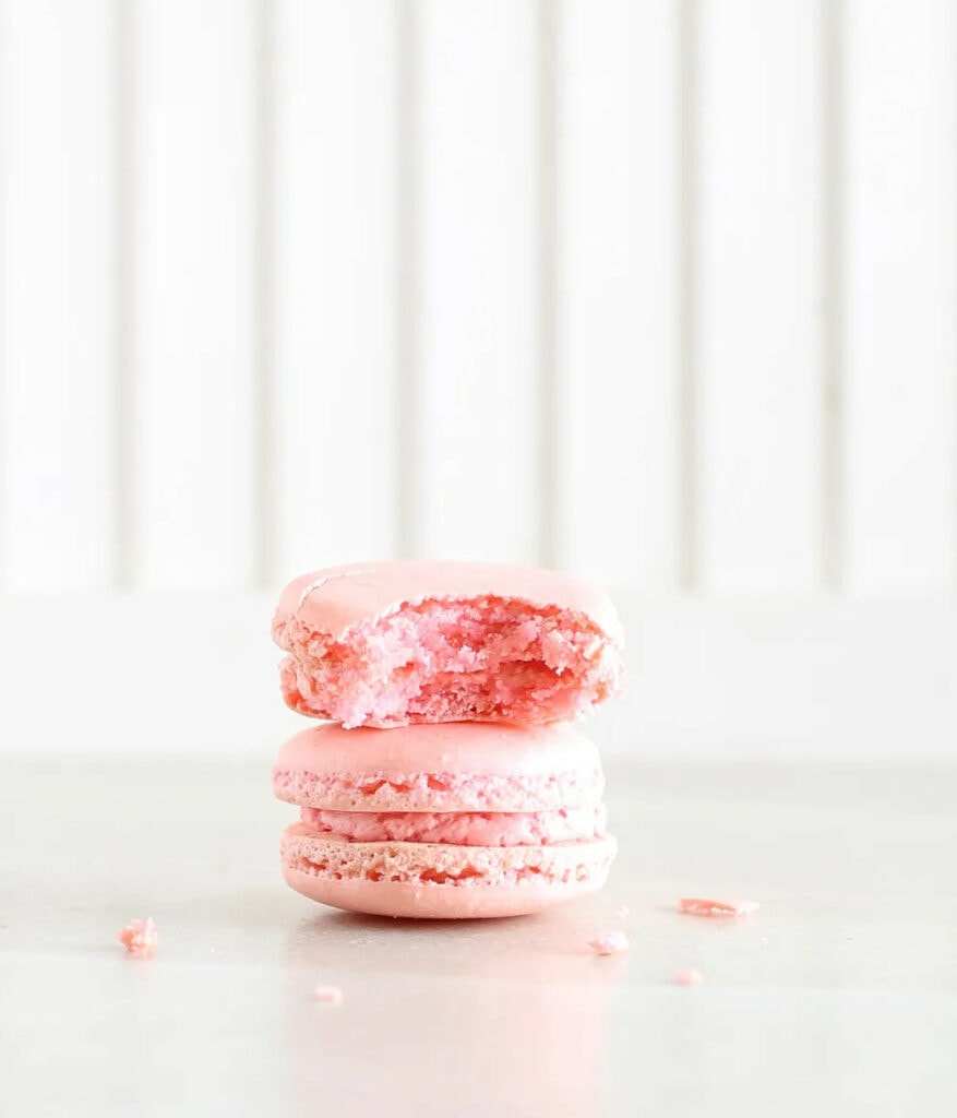 FRENCH MACARONS WITH RASPBERRY BUTTERCREAM 2