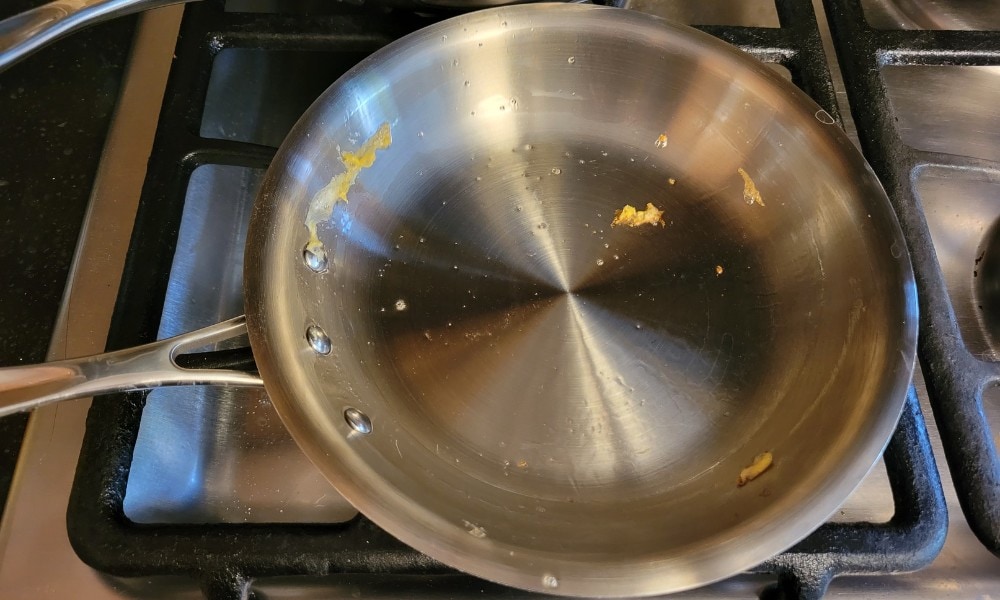 Cooking Eggs in a Calphalon Stainless Steel Fry Pan