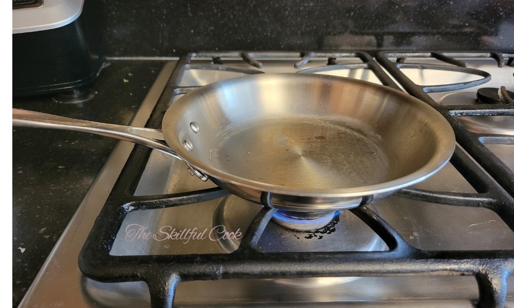 preheating stainless steel pan