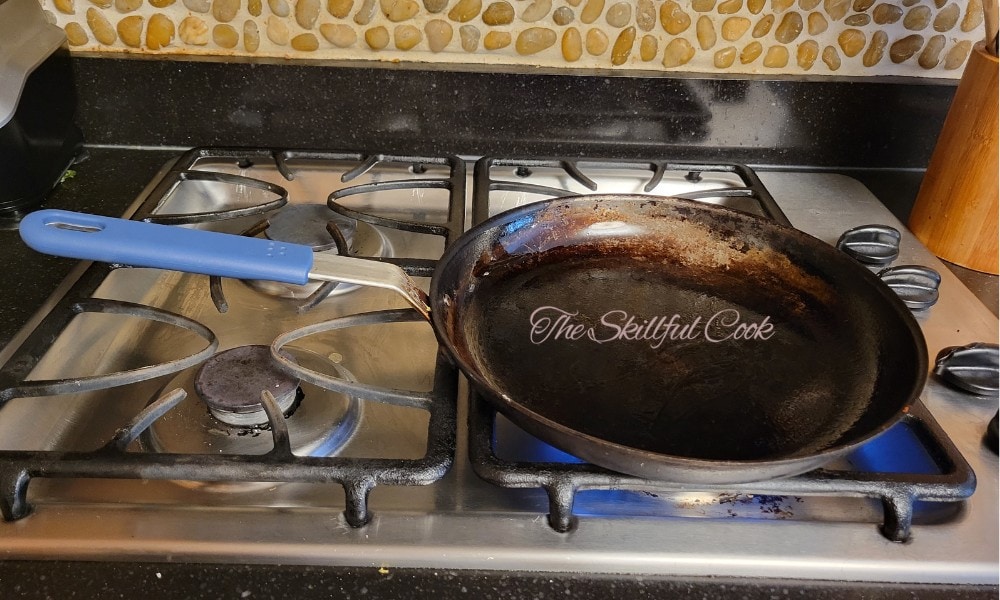 carbon steel pan is lightweight