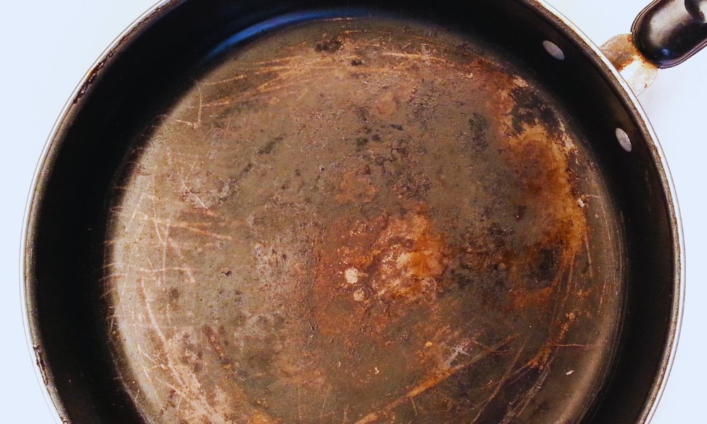 rusting stainless steel pan