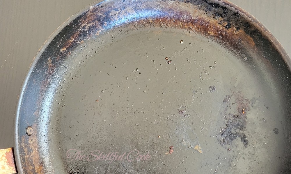 rust on carbon steel pan