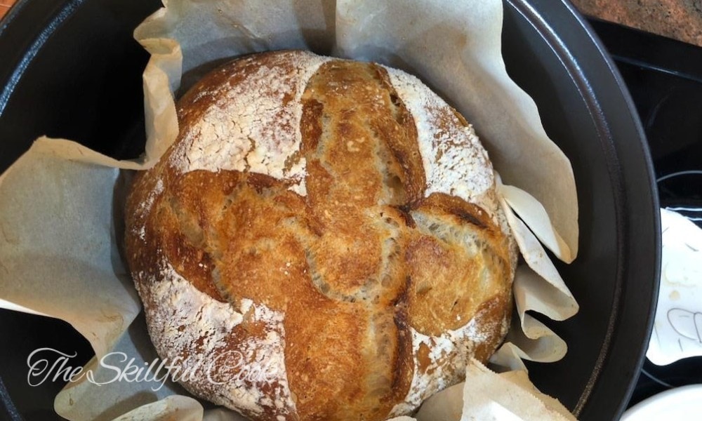 Cast Iron Dutch Oven with Sourdough bread