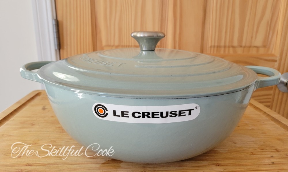 Le Creuset offers enameled iron ovens in 7.5 qt