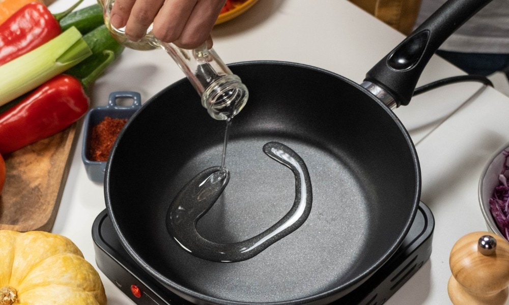 Why Do Ceramic Pans Lose Their Nonstick Ability - Using Cooking Oils with a Low Smoke Point