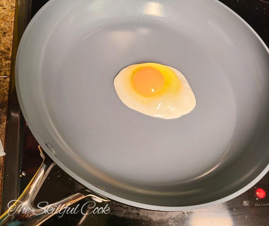 Frying An Egg with GreenPan Valencia Pro Frying pan